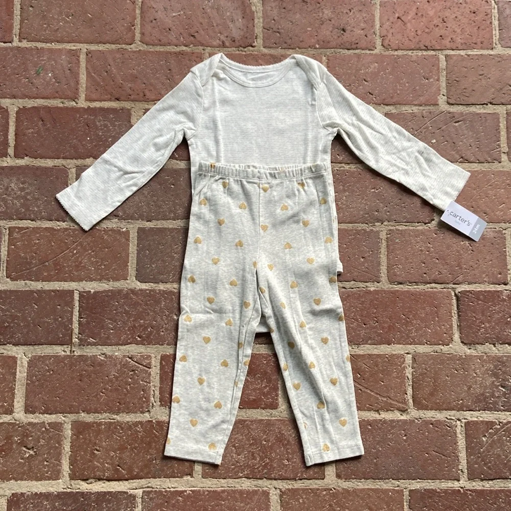 Carter’s NWT 24M 2 Piece Set